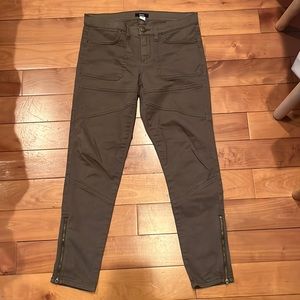 Green Urban outfitters slacks. Size 29.